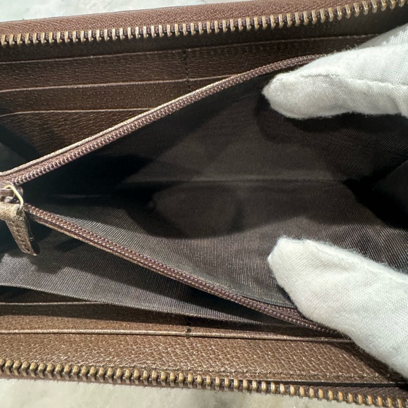 Gucci GG Chevron Long Wallet - Picture 8 of 11